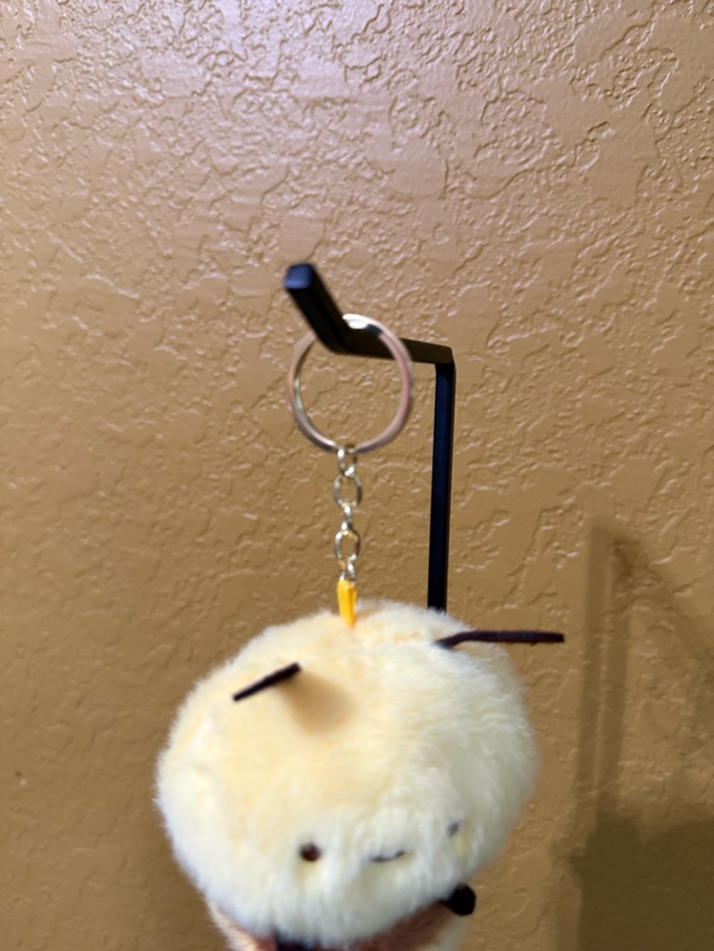 Fuzzy Bumblebee Bag Charm / Keychain - New! - Picture 4 of 7